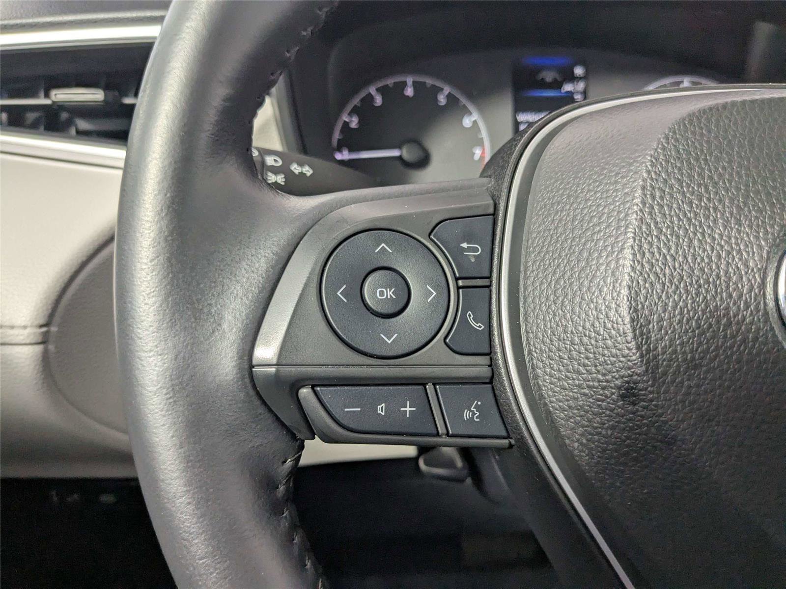 Certified 2024 Toyota Corolla Cross LE w/ Moonroof Package image 28