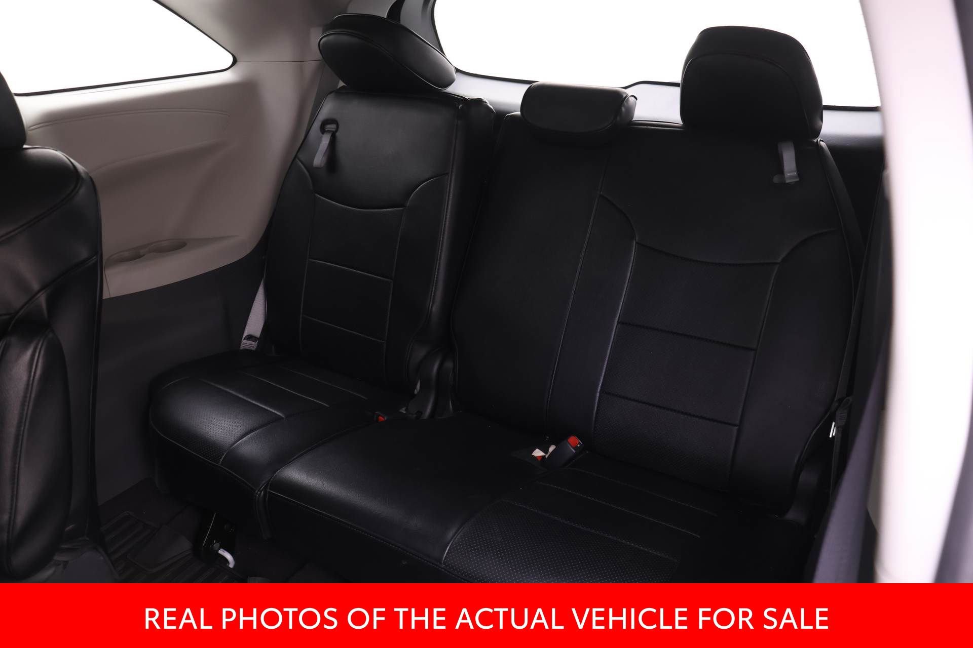 Certified 2024 Toyota Sienna LE image 13