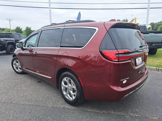 Used 2022 Chrysler Pacifica Limited FWD image 11