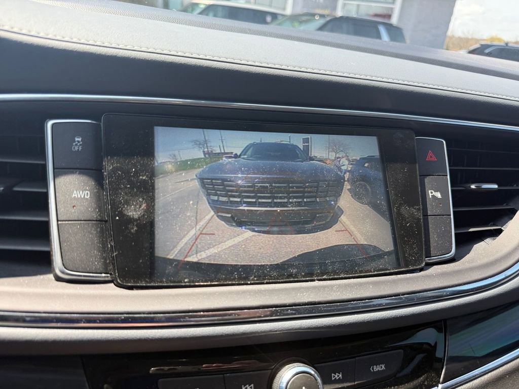 Used 2019 Buick Enclave Essence w/ LPO, Luxury Package image 23