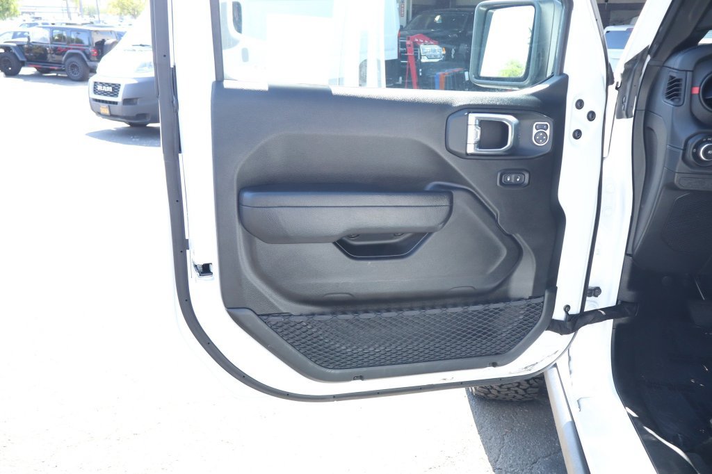 Certified 2025 Jeep Wrangler Unlimited Rubicon AWD/4WD image 18