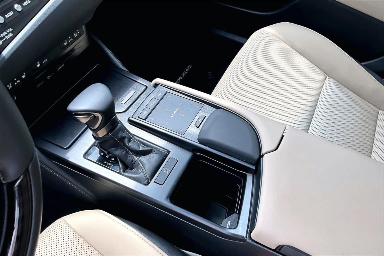 Used 2021 Lexus ES 350 w/ Premium Package FWD image 17