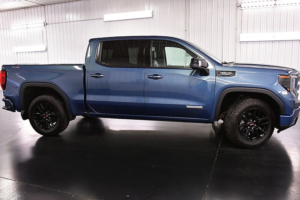 Used 2025 GMC Sierra 1500 Elevation w/ Elevation Premium Package AWD/4WD image 8