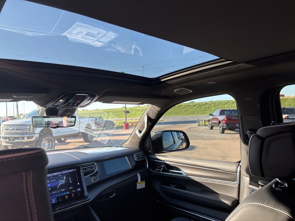 New 2025 Jeep Grand Wagoneer L Series II Obsidian w/ Quick Order Packagew 28T image 24