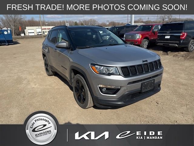 Used 2020 Jeep Compass Latitude image 1