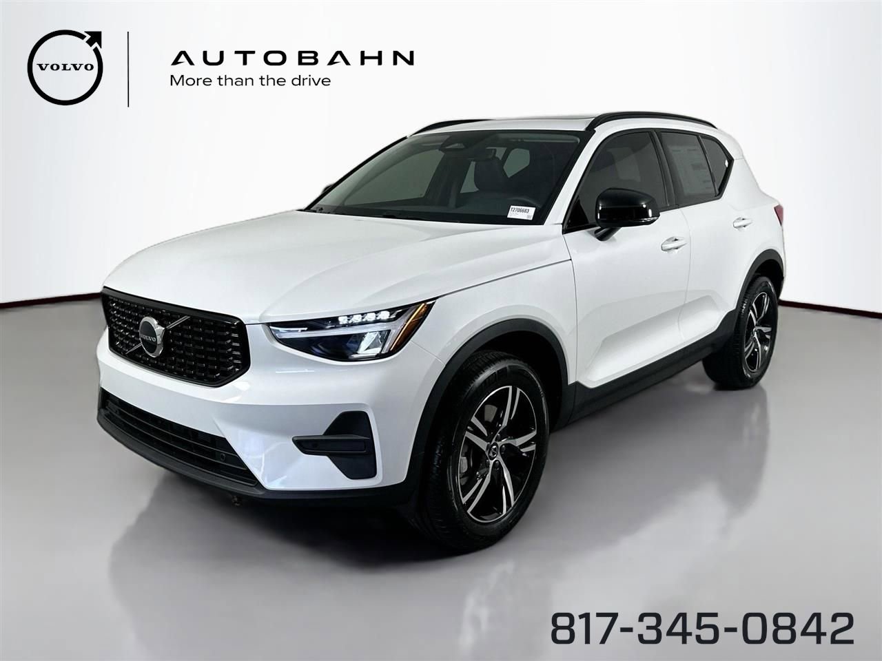 New 2026 Volvo XC40 B4 Core image 1
