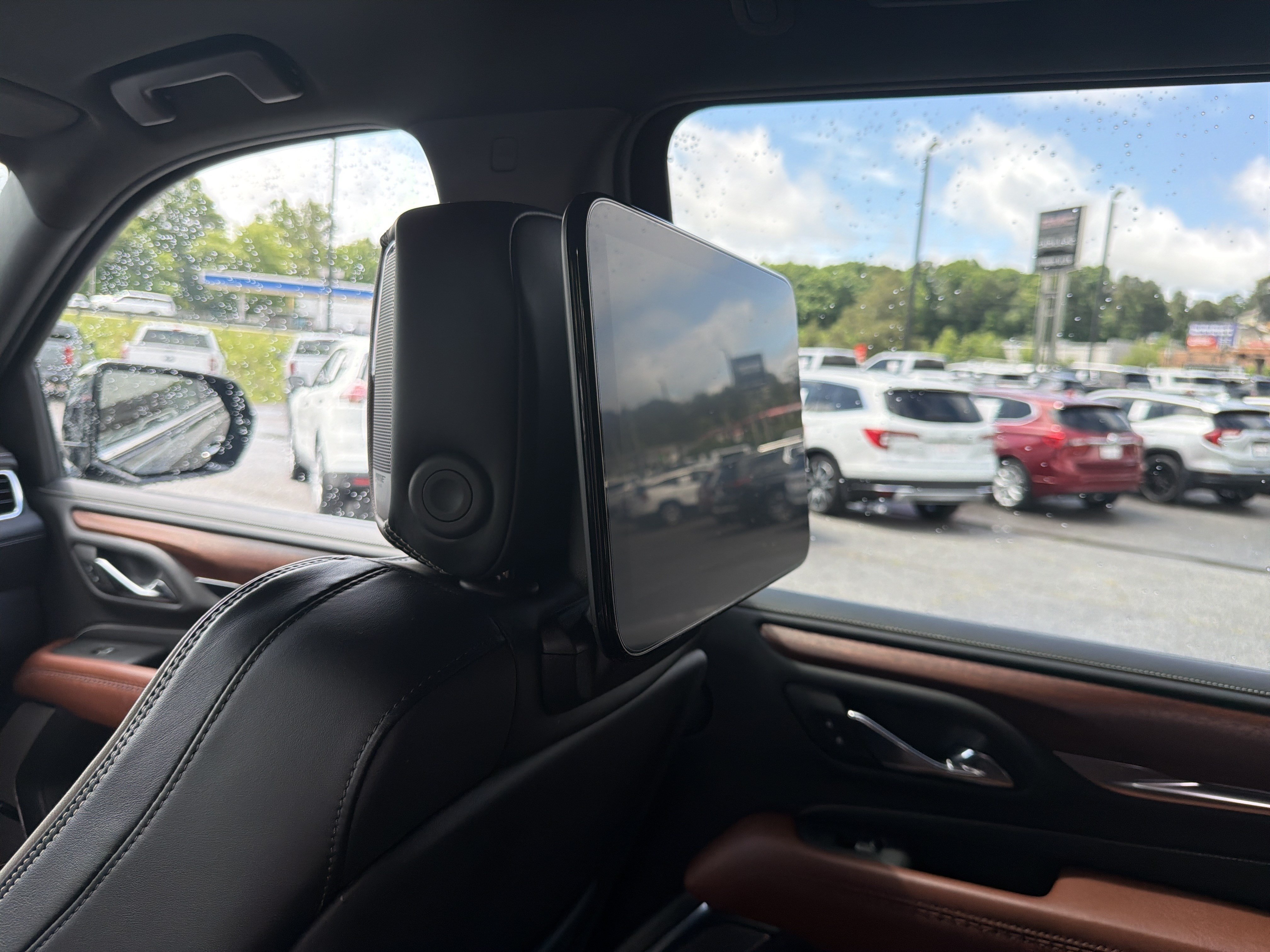Certified 2023 GMC Yukon XL Denali Ultimate AWD/4WD image 24