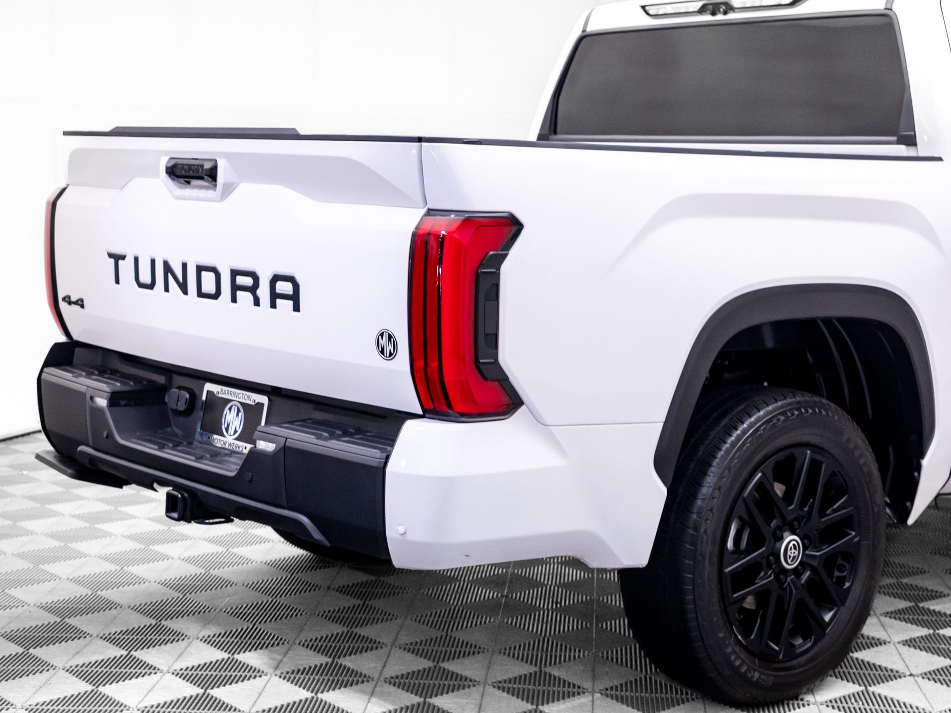 Used 2024 Toyota Tundra Limited AWD/4WD image 34