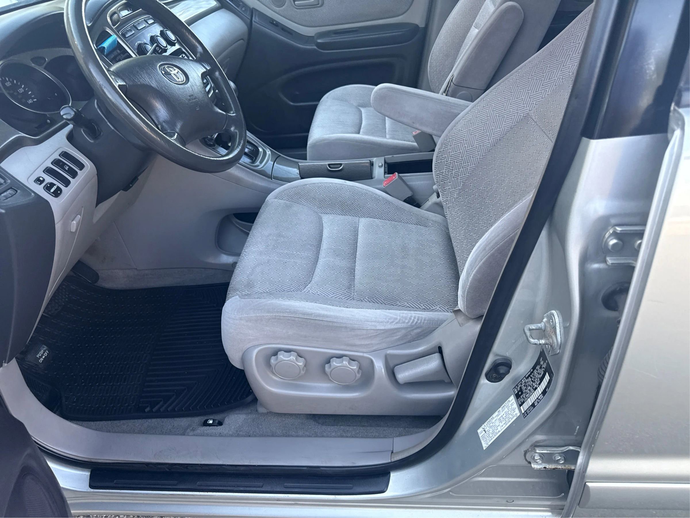 Used 2003 Toyota Highlander 2WD image 10