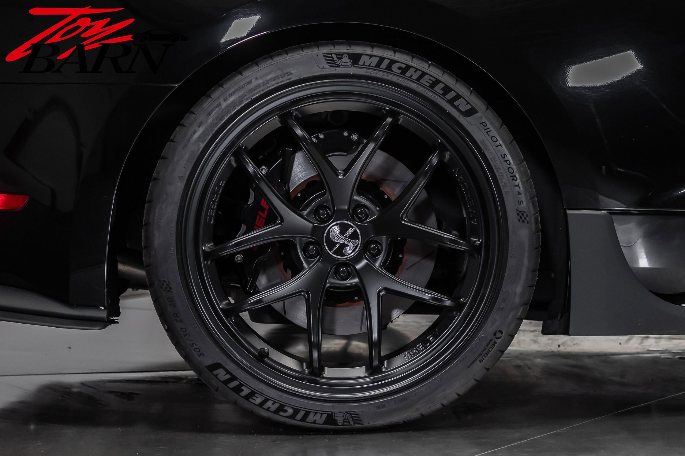 Used 2017 Ford Mustang GT Premium w/ Equipment Group 401A RWD image 25