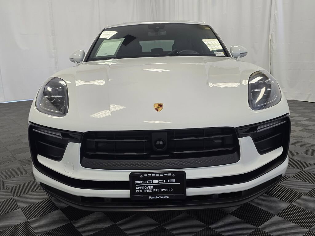 Certified 2024 Porsche Macan image 10