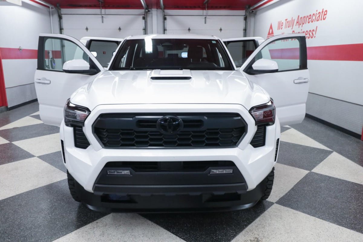 Used 2025 Toyota Tacoma TRD Sport AWD/4WD image 22