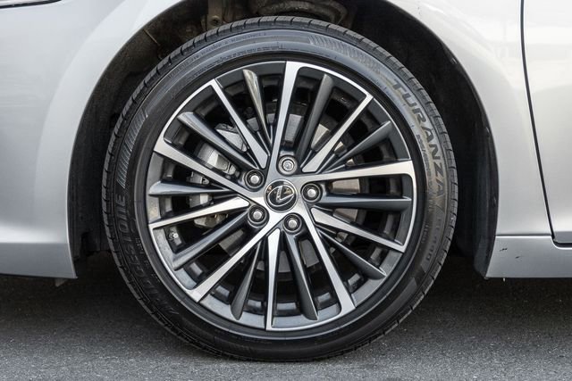 Used 2025 Lexus ES 300h 300h image 14