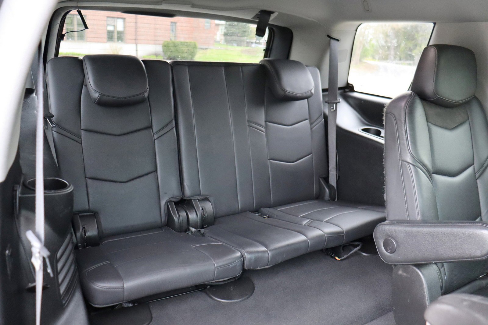 Used 2019 Cadillac Escalade Luxury AWD/4WD image 16
