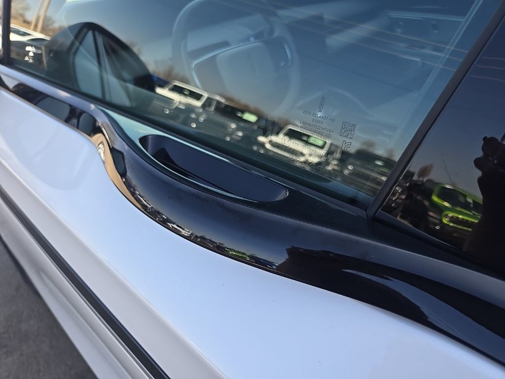 Used 2025 Lincoln Nautilus Reserve image 26