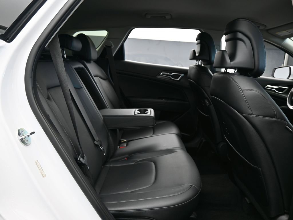 Used 2025 Kia Sportage EX image 41