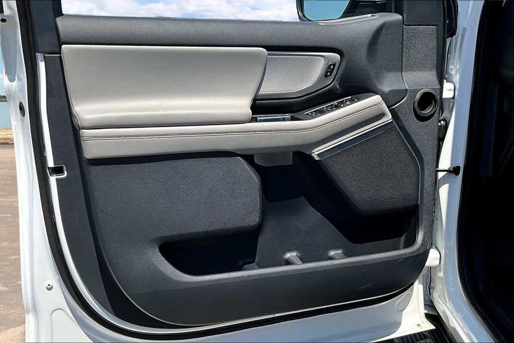 Used 2025 Ford Expedition Max Active AWD/4WD image 22