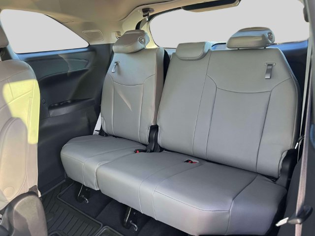 Certified 2025 Toyota Sienna XLE w/ XLE Plus Package FWD image 18