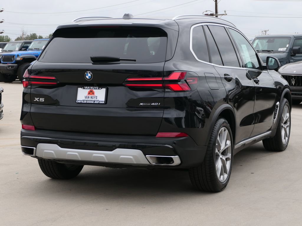 Used 2025 BMW X5 xDrive40i w/ Premium Package image 3