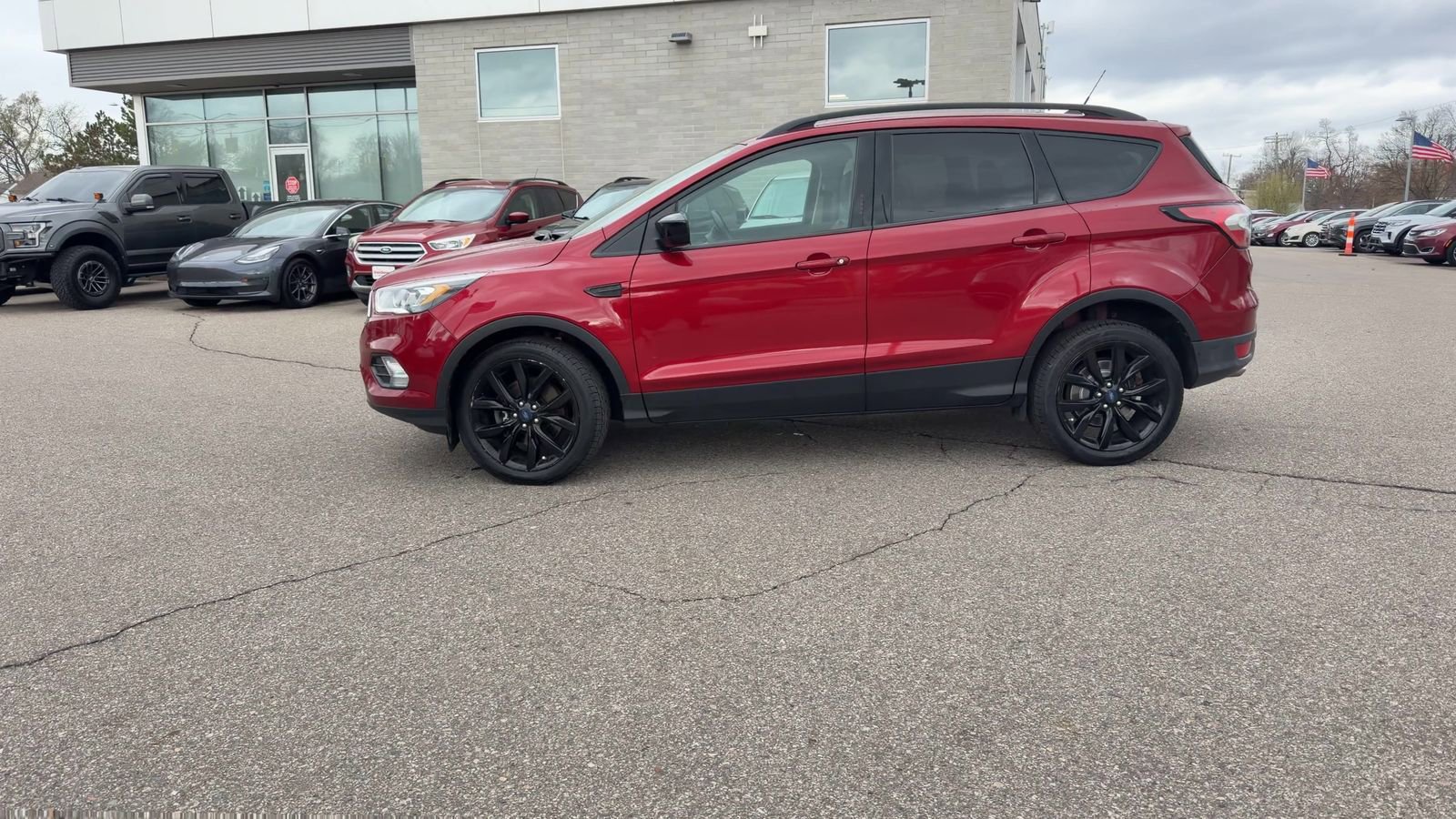 Used 2018 Ford Escape SE w/ SE Sport Appearance Package image 7