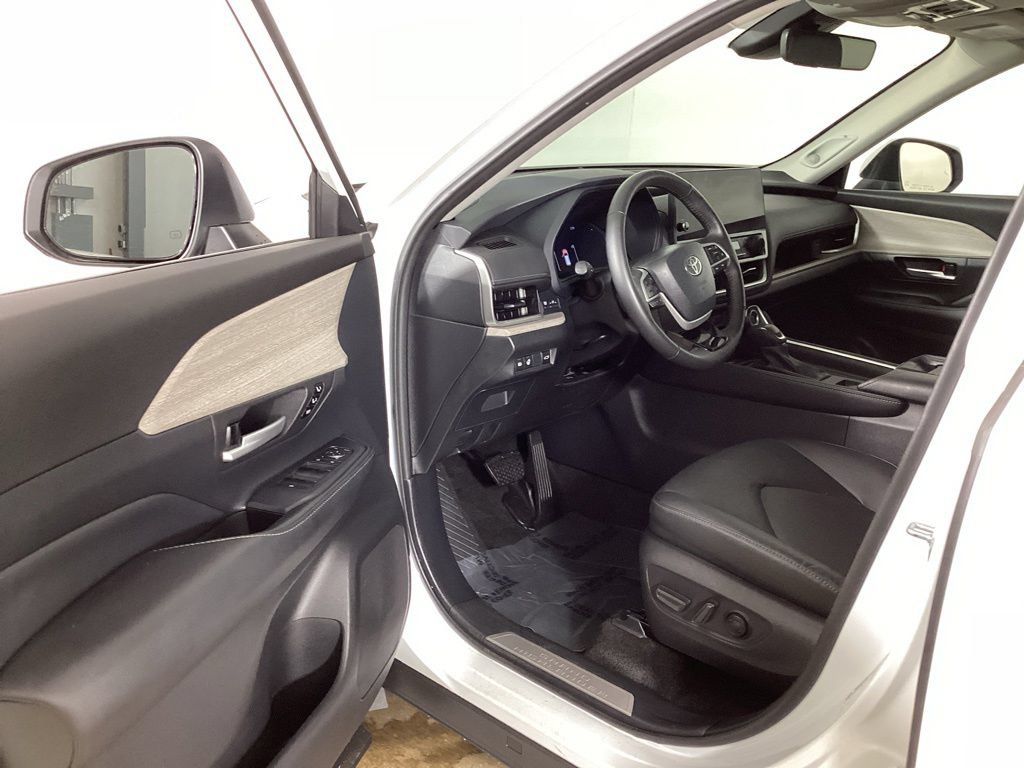Used 2024 Toyota Grand Highlander AWD image 9