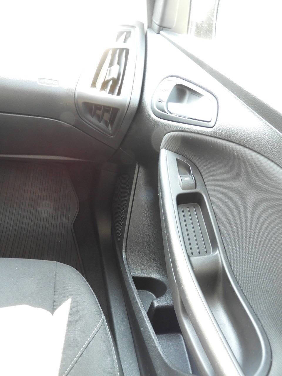 Used 2018 Ford Focus SE image 33