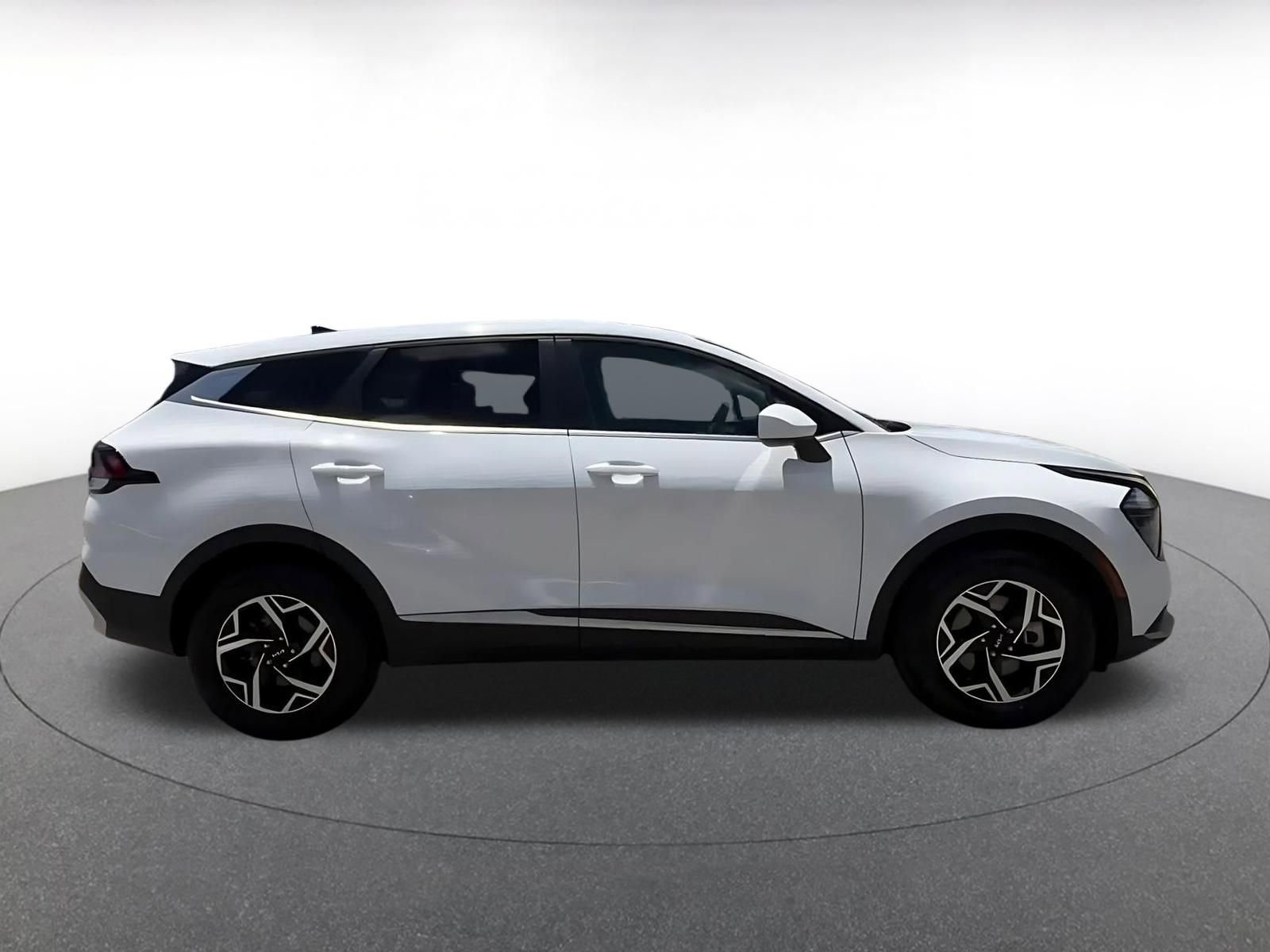 Used 2025 Kia Sportage LX FWD image 17