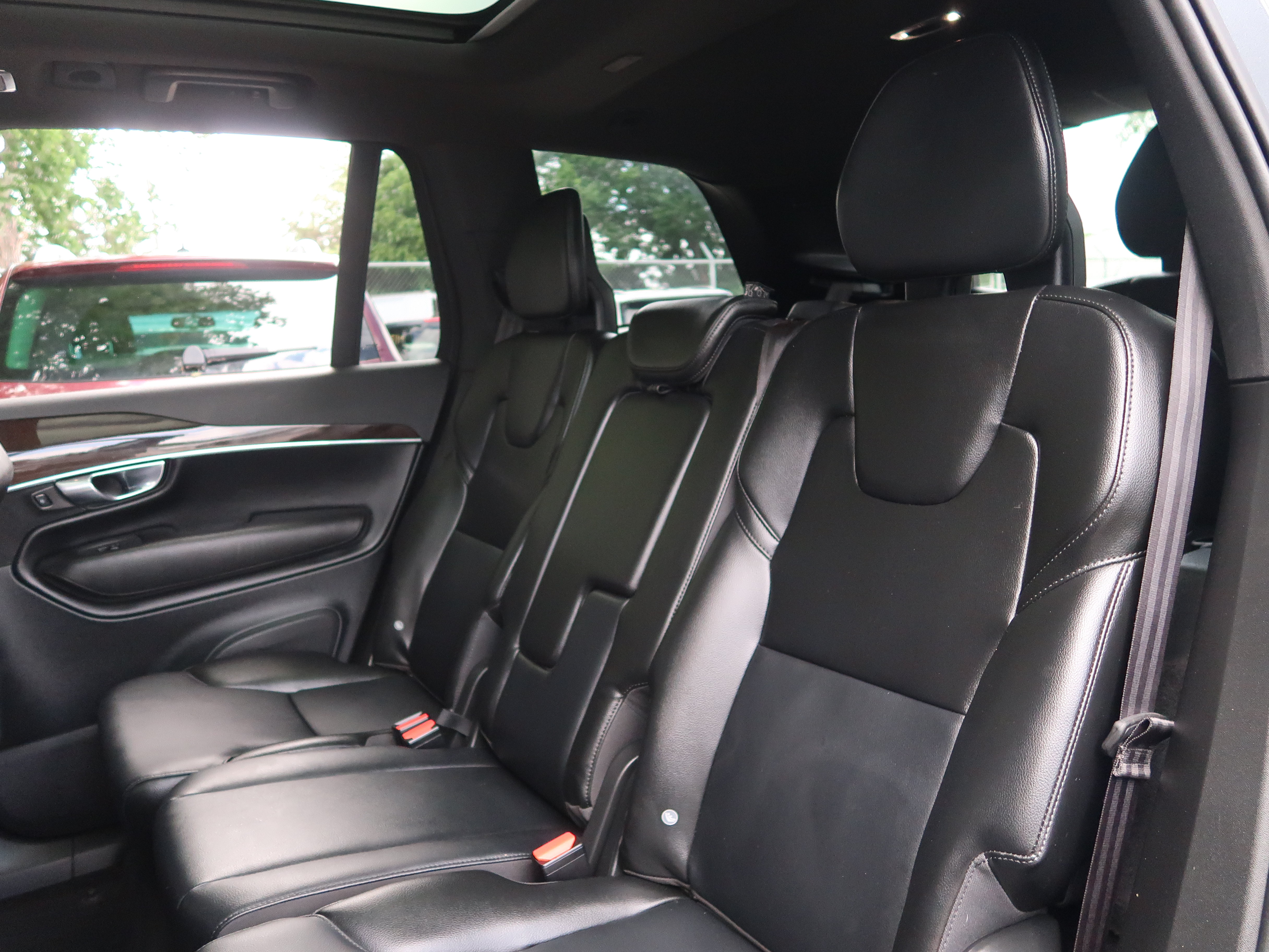 Used 2019 Volvo XC90 T5 Momentum w/ Protection Package Premier FWD image 34