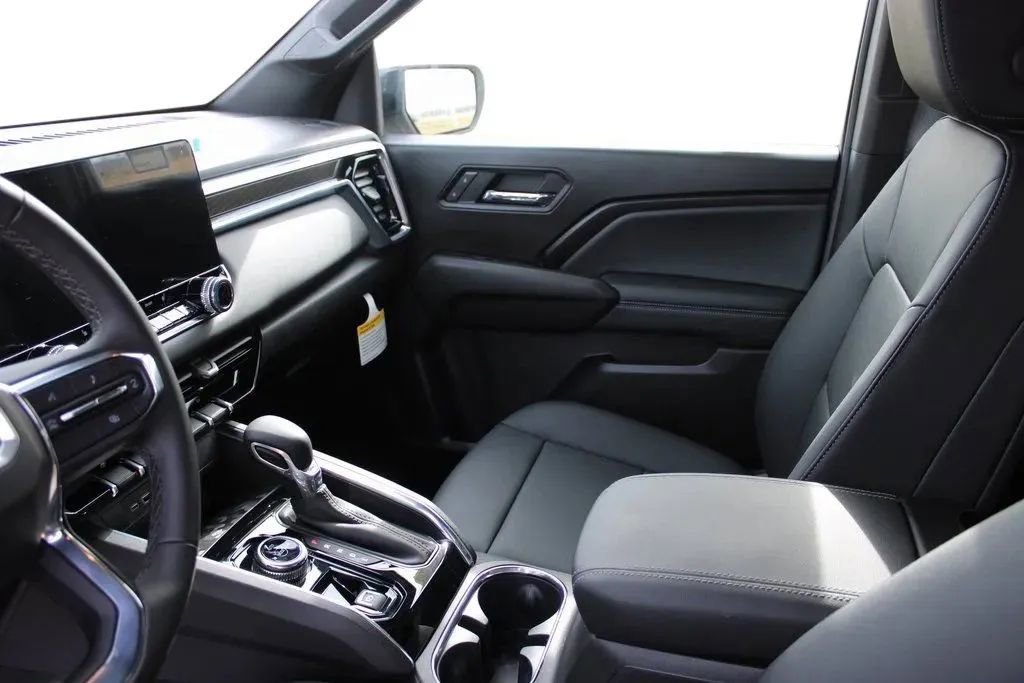 New 2026 GMC Canyon Elevation w/ Convenience Package image 13