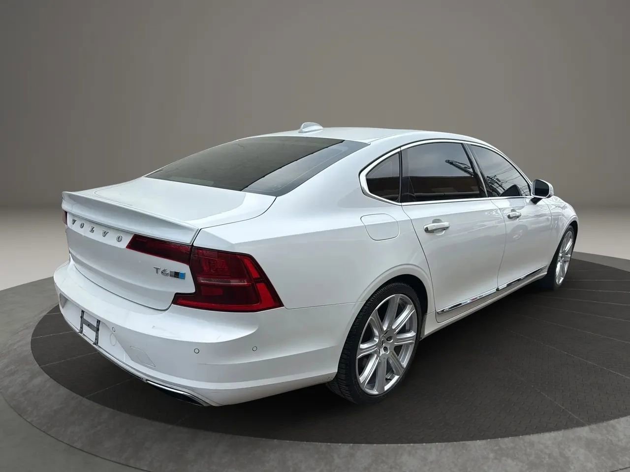 Used 2018 Volvo S90 T6 Inscription w/ Luxury Package image 5
