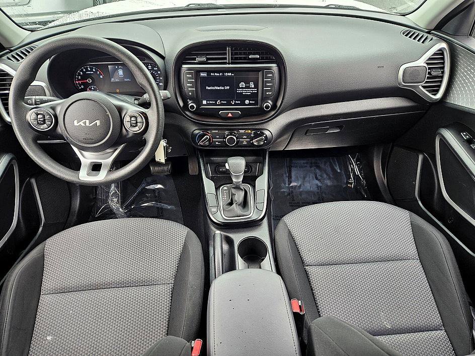 Used 2022 Kia Soul LX image 10