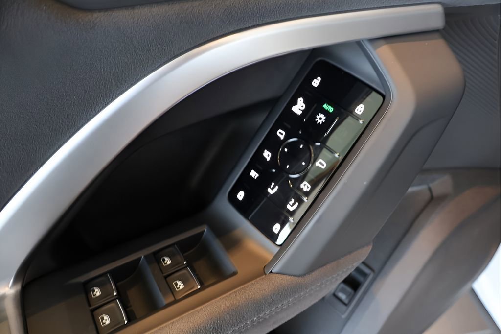 New 2026 Audi SQ5 Premium Plus AWD/4WD image 9