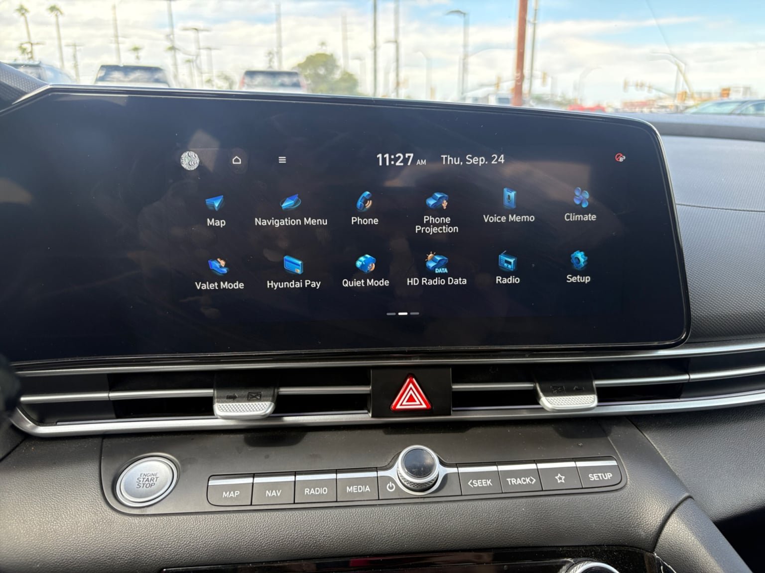 Used 2025 Hyundai Elantra SEL FWD image 21