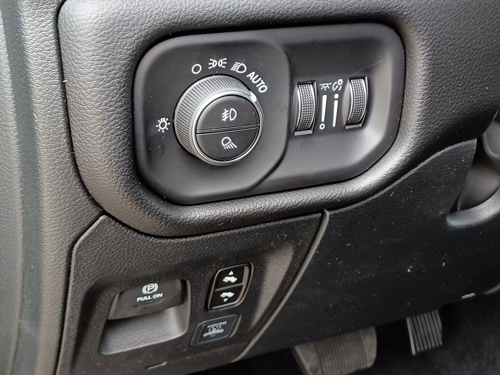 New 2026 RAM 1500 Laramie AWD/4WD image 14