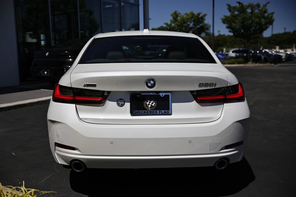 Used 2026 BMW 330i xDrive Sedan AWD/4WD image 11