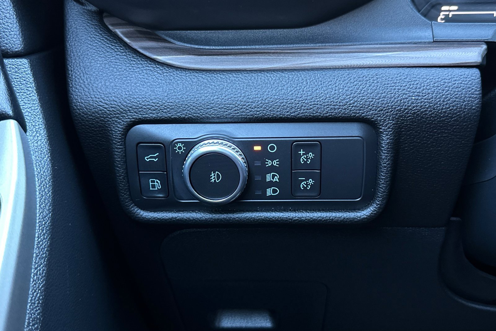 Used 2022 Ford Explorer Limited w/ Hybrid Equipment Group 310A image 30