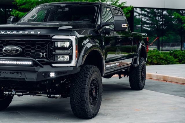 New 2026 Ford F250 Lariat w/ Black Appearance Package AWD/4WD image 4