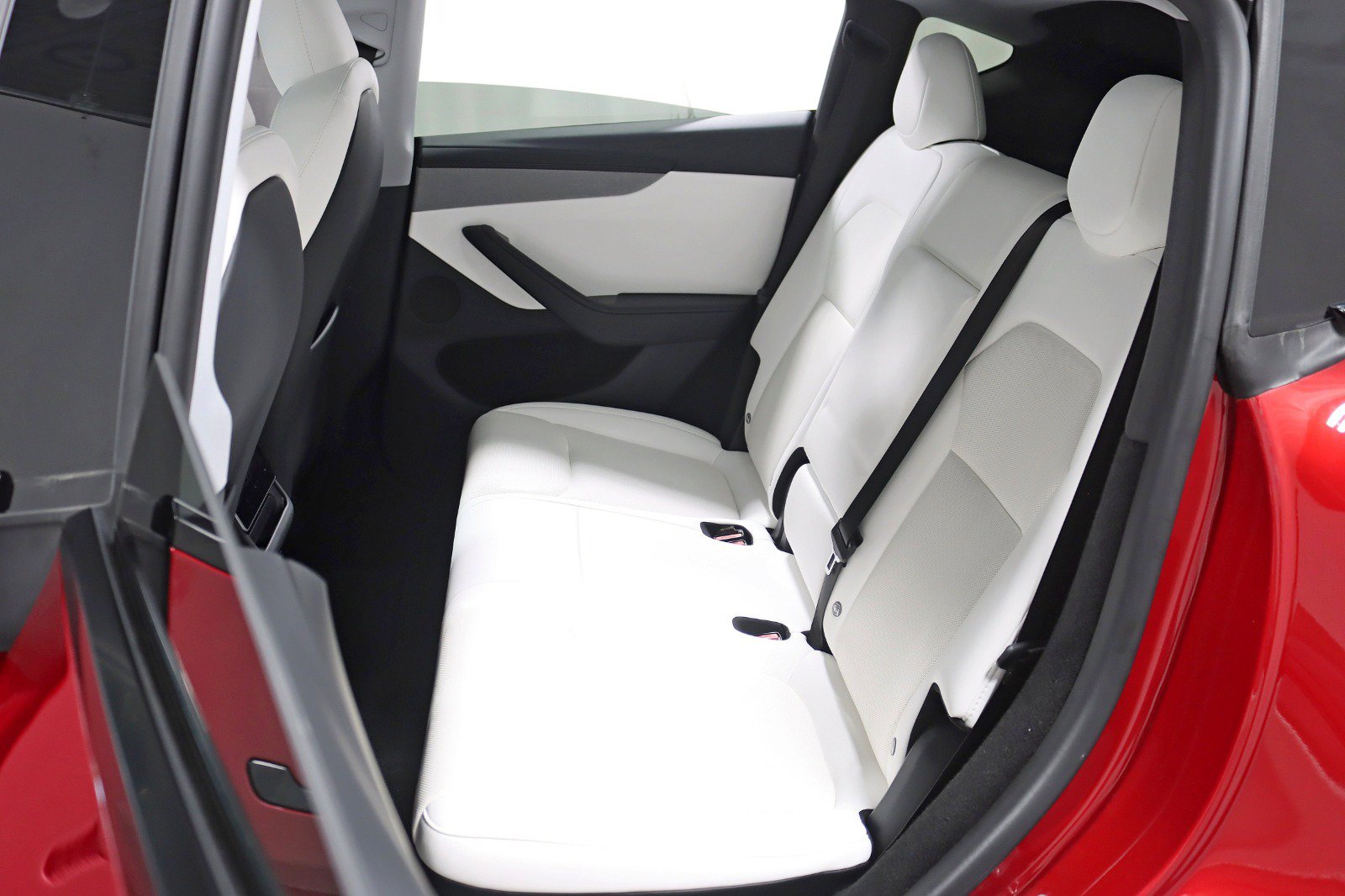Used 2026 Tesla Model Y AWD image 30