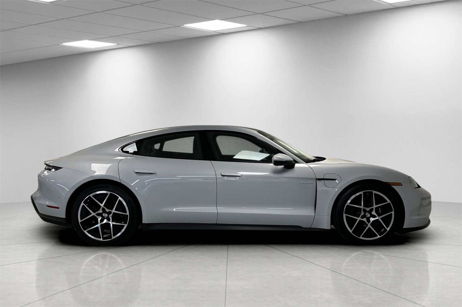 New 2025 Porsche Taycan image 9