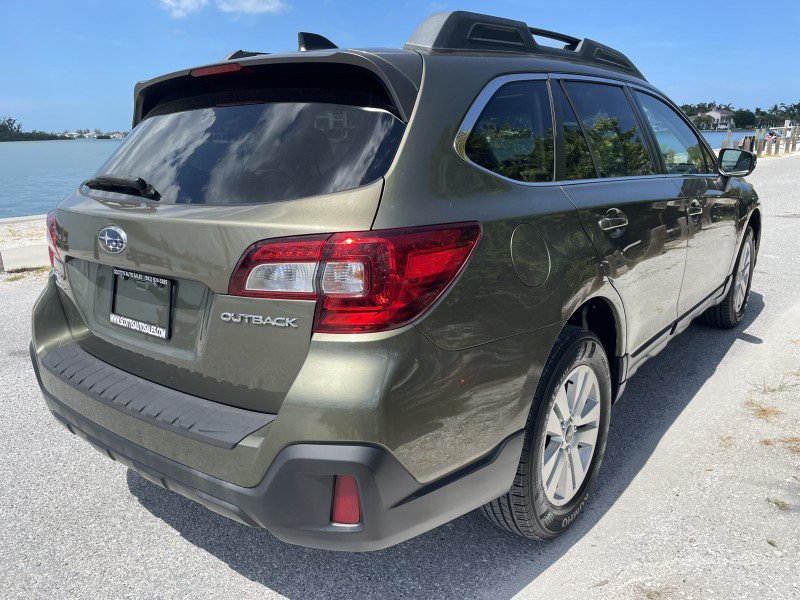 Used 2019 Subaru Outback 2.5i Premium AWD/4WD image 6