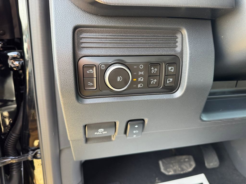 New 2026 Ford F350 Platinum image 28