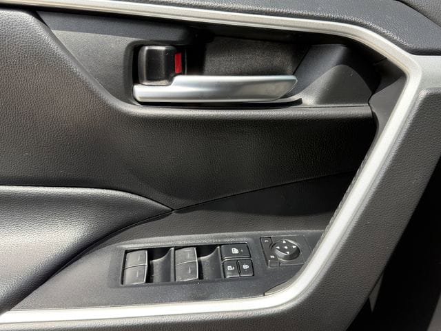 Certified 2022 Toyota RAV4 XLE w/ Convenience Package FWD image 23