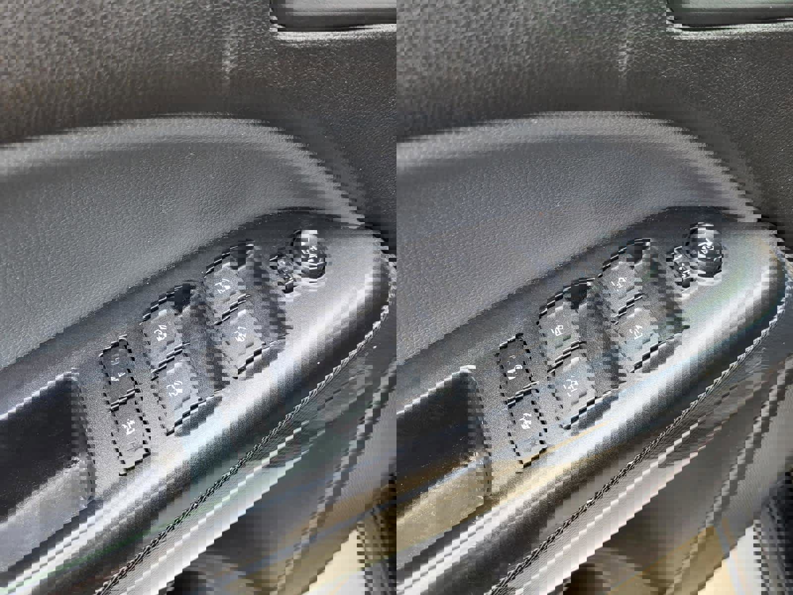 Used 2021 Chevrolet Colorado Z71 w/ Z71 Midnight Edition image 16