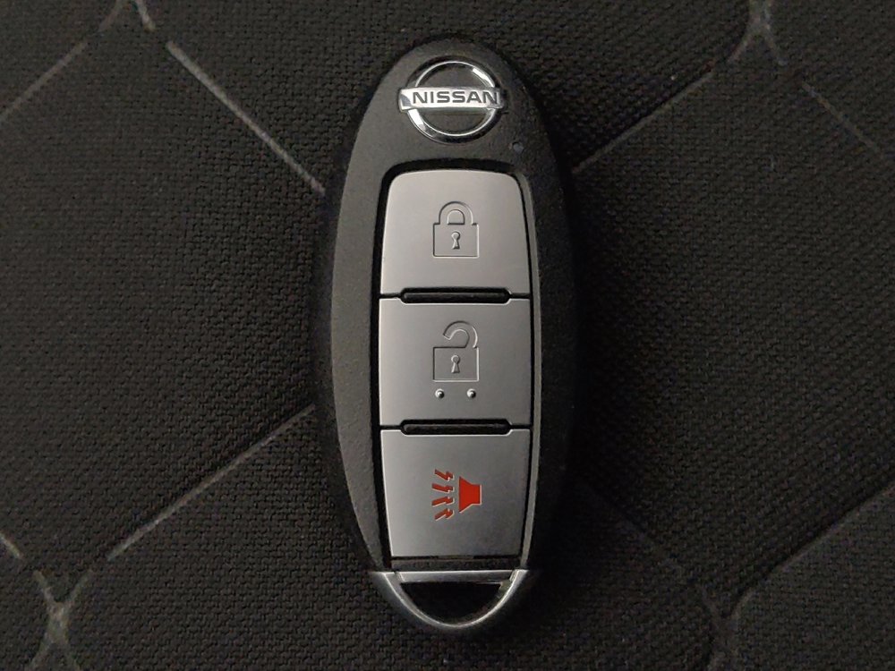 Used 2020 Nissan Kicks S image 32