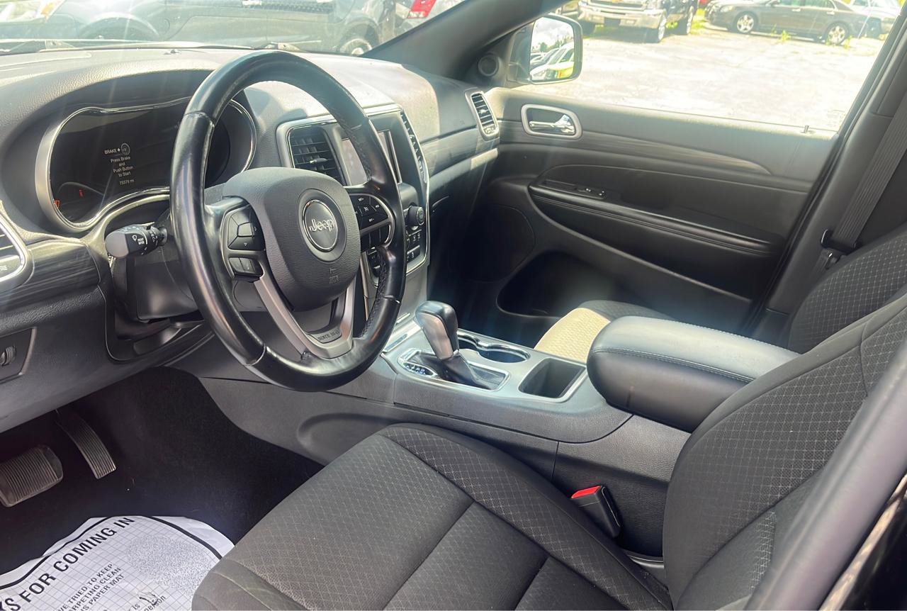 Used 2020 Jeep Grand Cherokee Laredo AWD/4WD image 10