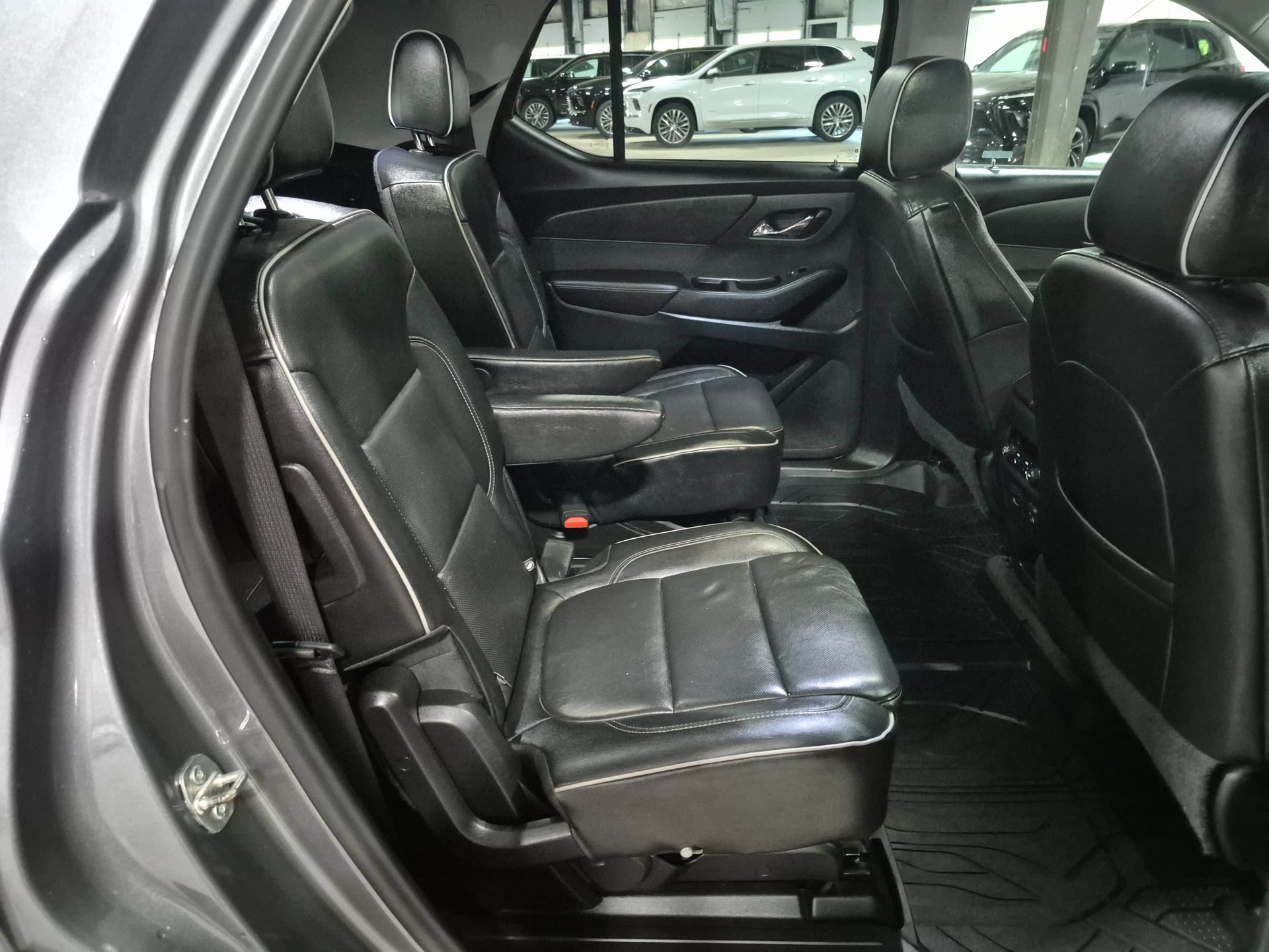 Used 2020 Chevrolet Traverse High Country AWD/4WD image 29