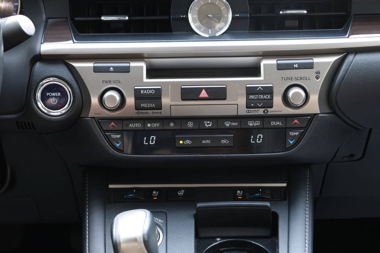 Used 2018 Lexus ES 300h w/ Navigation Package FWD image 21