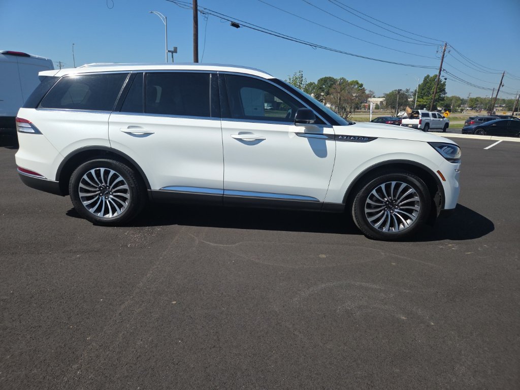 Used 2024 Lincoln Aviator 2WD w/ Premium Package image 18
