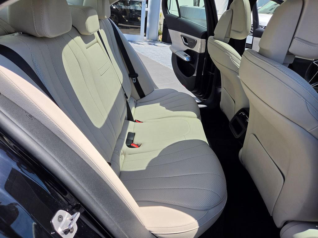 Used 2025 Mercedes-Benz E 350 Sedan image 18