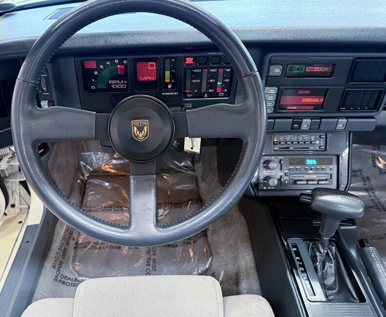 Used 1987 Pontiac Firebird Trans Am image 17